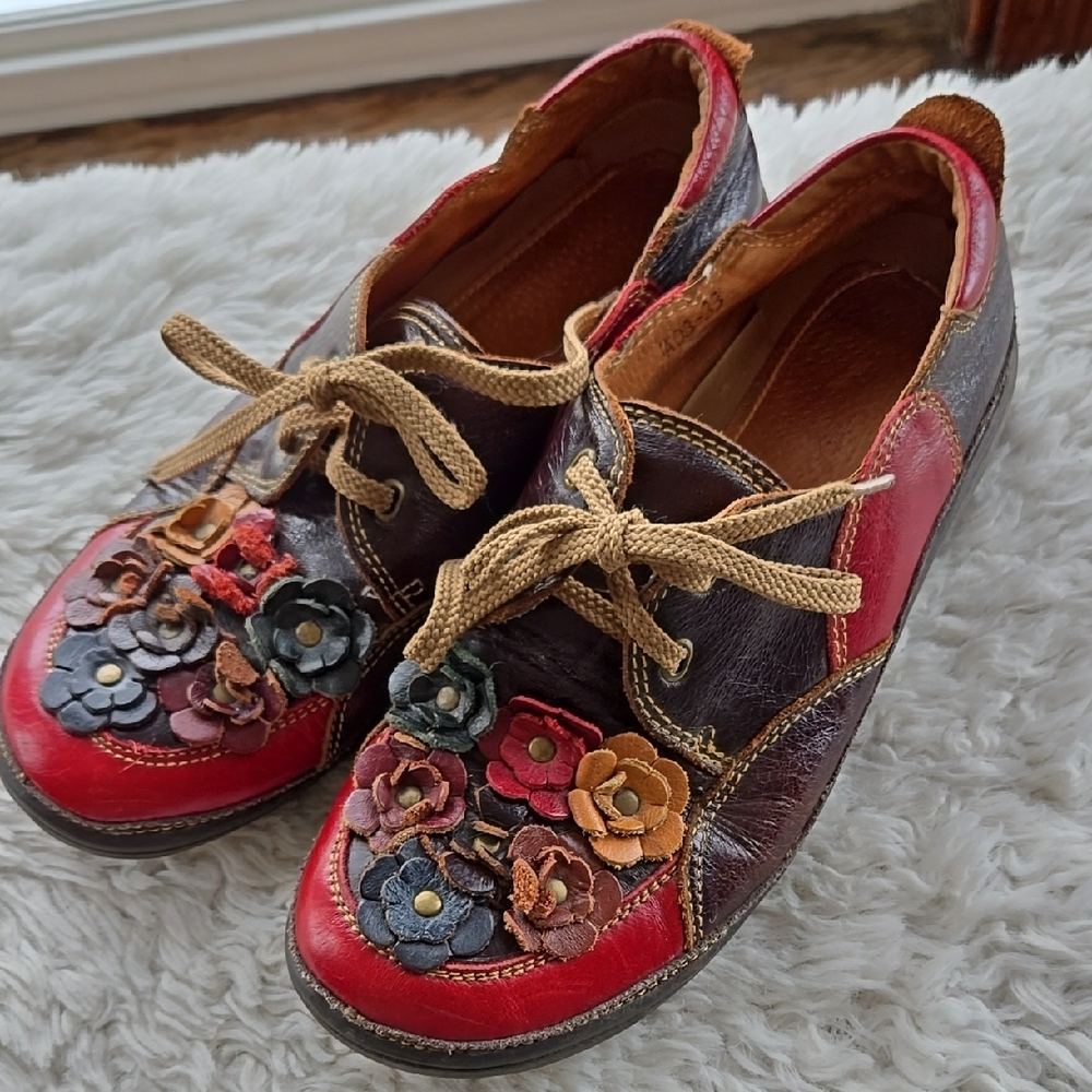 Floral Leather Women's Shoes - Red and Brown